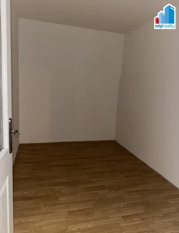 Prodej bytu 2+1, Nové Sedlo, Sadová, 77 m2