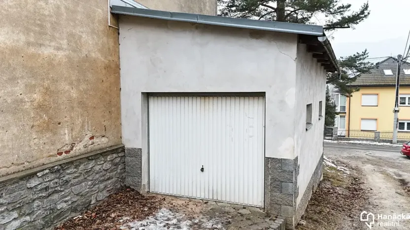 Prodej garáže, Jeseník, Husova, 20 m2