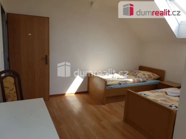 Pronájem bytu 1+kk, Praha, Zenklova, 17 m2