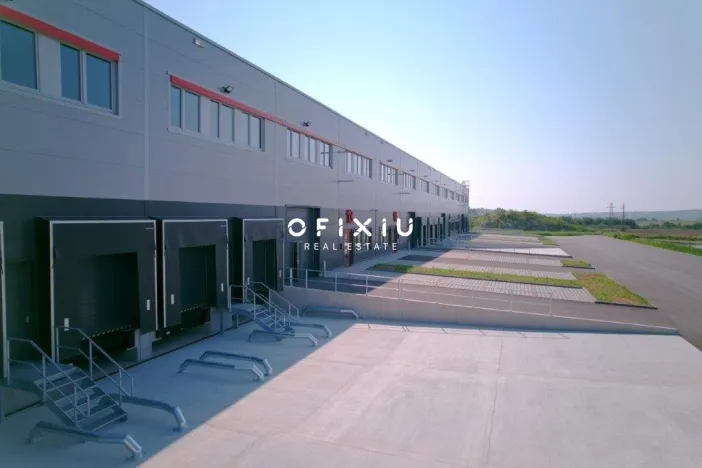 Pronájem skladu, Mikulov, Nádražní, 4000 m2