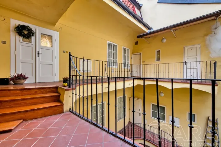 Prodej bytu 4+1, Praha - Malá Strana, Malostranské náměstí, 91 m2