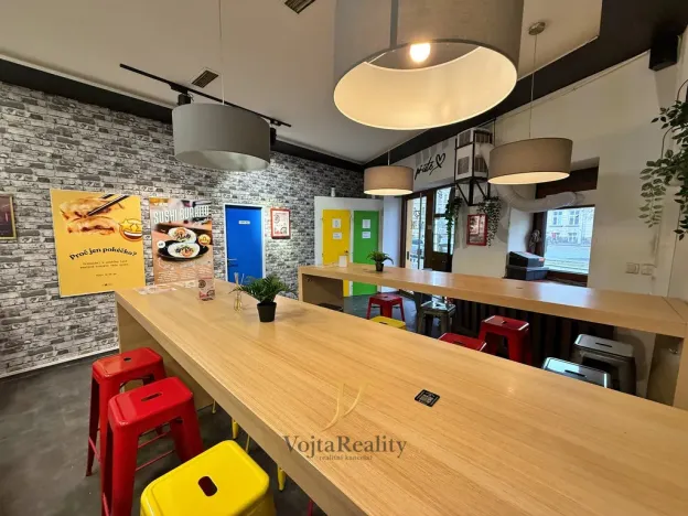 Pronájem obchodního prostoru, Olomouc, tř. Svobody, 55 m2