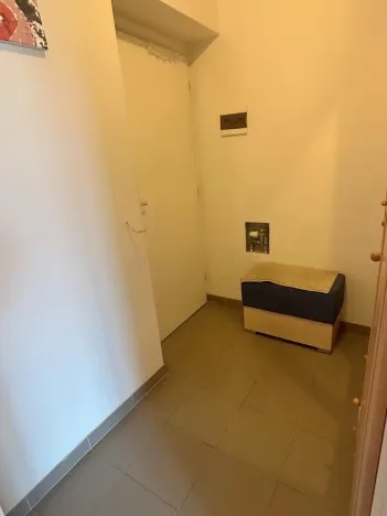 Pronájem bytu 1+kk, Praha - Strašnice, Věšínova, 32 m2