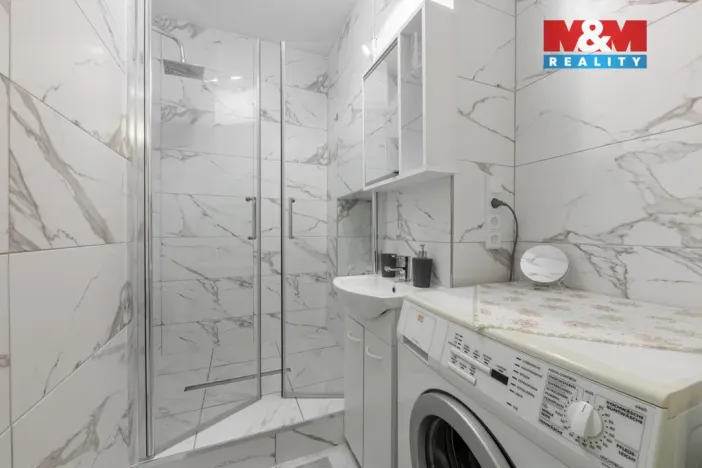 Prodej bytu 2+1, Karlovy Vary, nábřeží Jana Palacha, 63 m2