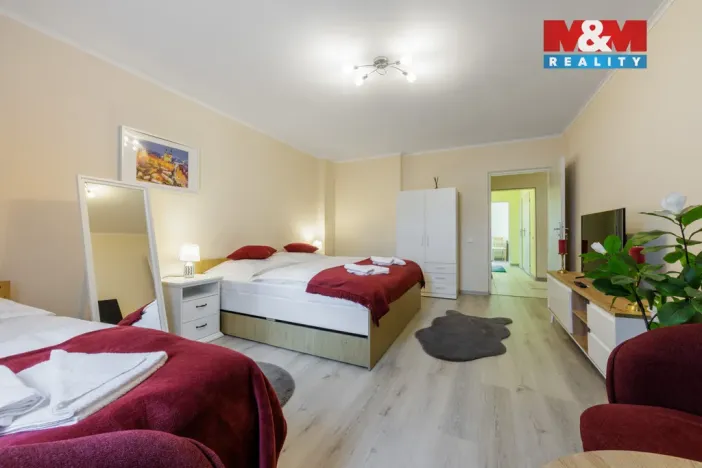 Prodej bytu 2+1, Karlovy Vary, nábřeží Jana Palacha, 63 m2