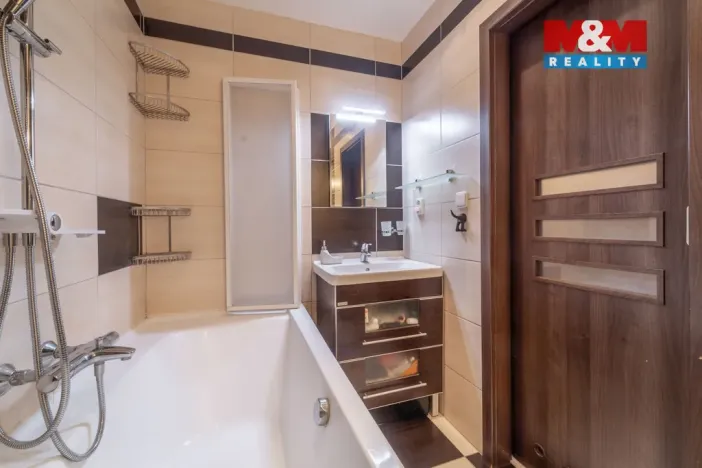 Prodej bytu 3+1, Praha - Prosek, Litvínovská, 67 m2