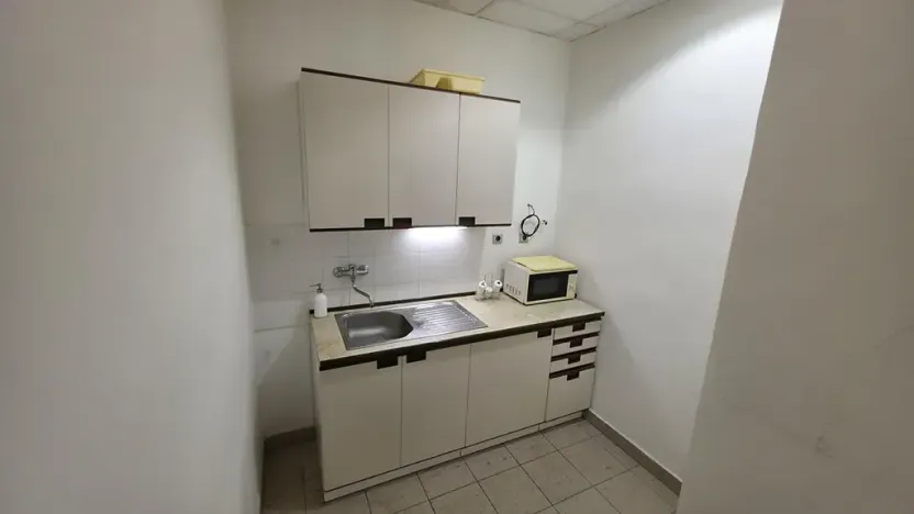 Pronájem výrobních prostor, Brno, Bieblova, 185 m2