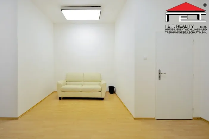 Pronájem kanceláře, Praha - Nové Město, Zlatnická, 29 m2