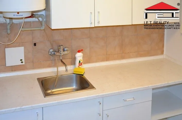 Pronájem kanceláře, Praha - Nové Město, Zlatnická, 29 m2