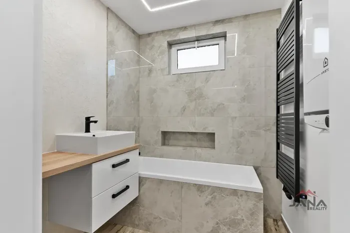 Prodej bytu 3+1, Mělnické Vtelno, Sídliště Střed, 107 m2