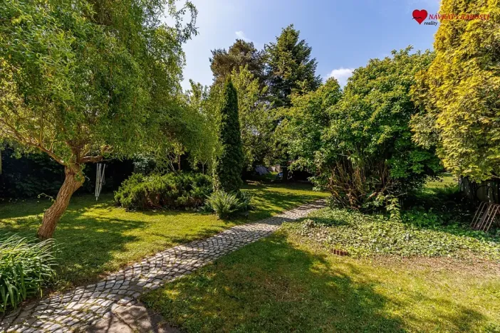 Prodej rodinného domu, Cholina, 333 m2