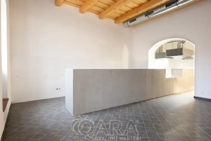 Pronájem obchodního prostoru, Brandýs nad Labem-Stará Boleslav - Brandýs nad Labem, Masarykovo náměstí, 92 m2