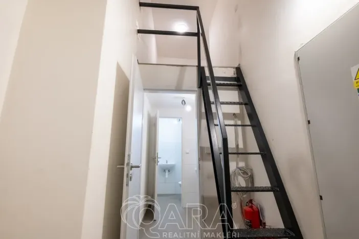 Pronájem obchodního prostoru, Brandýs nad Labem-Stará Boleslav - Brandýs nad Labem, Masarykovo náměstí, 92 m2