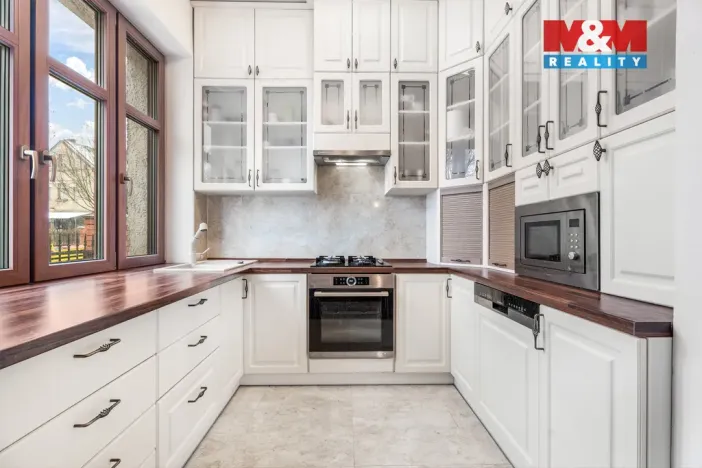 Prodej rodinného domu, Libčice nad Vltavou, Letecká, 200 m2