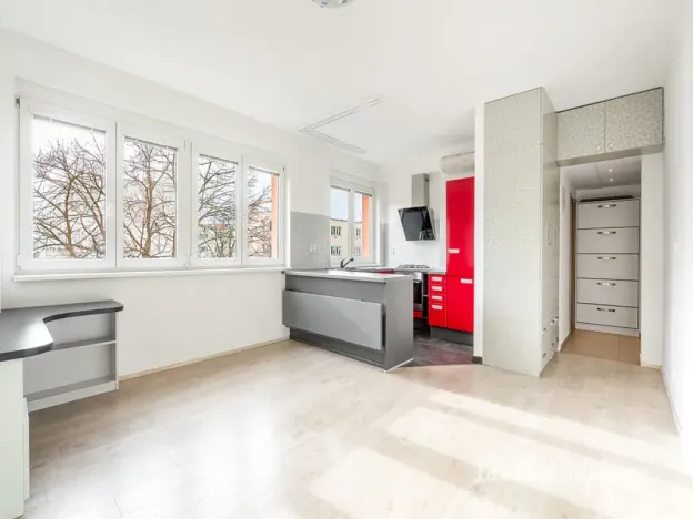 Pronájem bytu 2+kk, Praha - Krč, Krchlebská, 39 m2