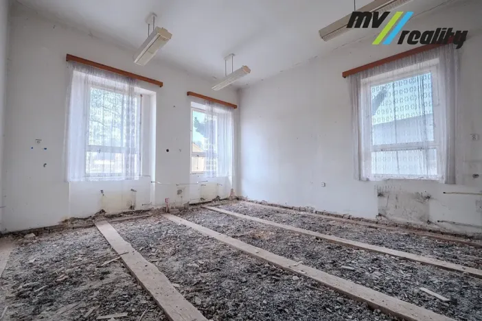 Prodej obchodního prostoru, Český Dub, Husova, 996 m2