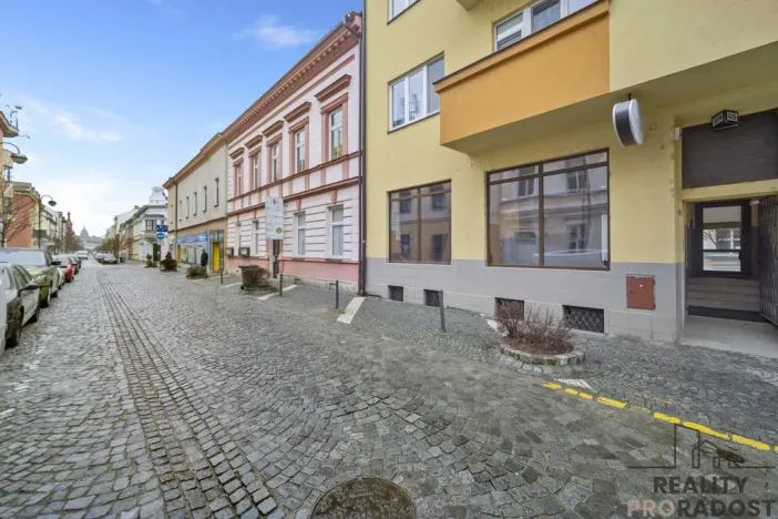 Pronájem obchodního prostoru, Pardubice, Smilova, 65 m2