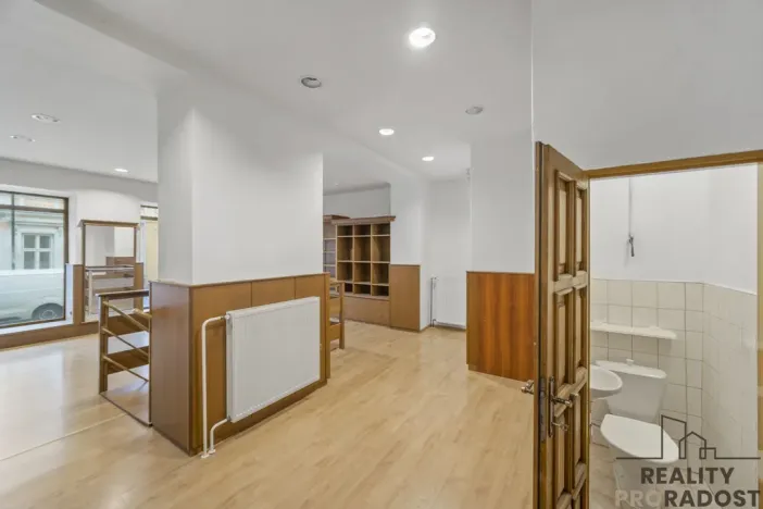 Pronájem obchodního prostoru, Pardubice, Smilova, 65 m2