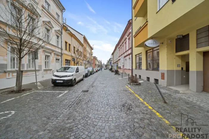 Pronájem obchodního prostoru, Pardubice, Smilova, 65 m2