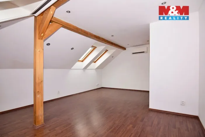 Pronájem rodinného domu, Velké Březno, Tovární, 233 m2