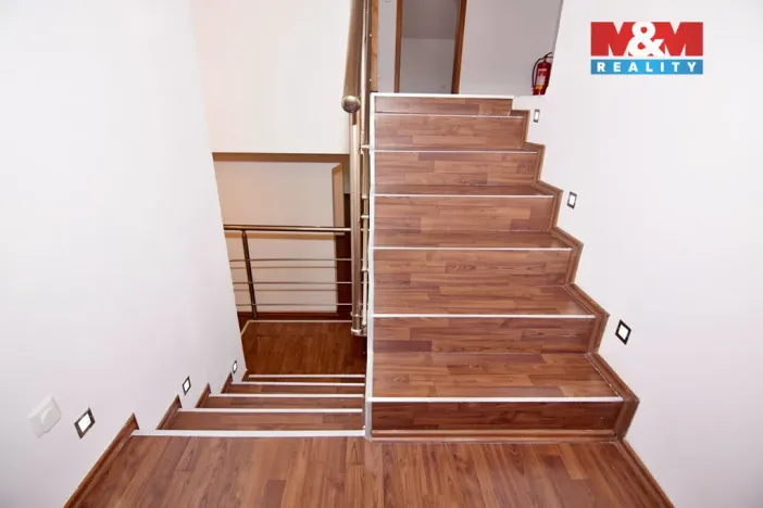 Pronájem rodinného domu, Velké Březno, Tovární, 233 m2