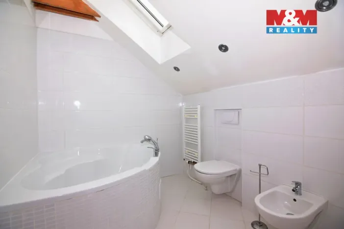 Pronájem rodinného domu, Velké Březno, Tovární, 233 m2