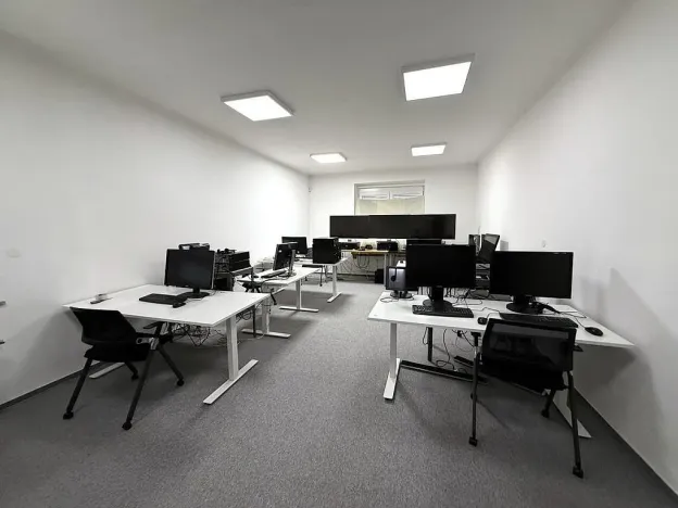 Pronájem kanceláře, Brno - Židenice, Kosmákova, 38 m2