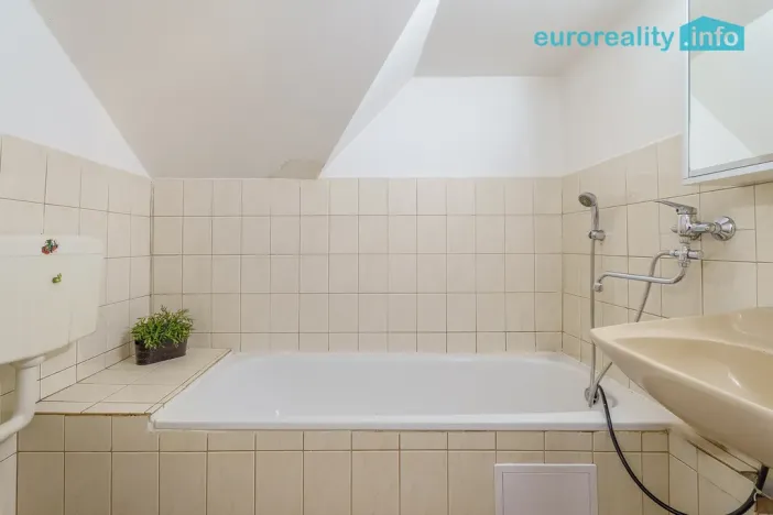 Pronájem bytu 1+kk, Nejdek, Husova, 40 m2