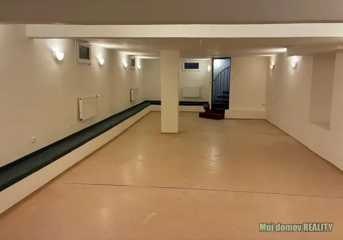 Pronájem obchodního prostoru, Praha - Záběhlice, Střimelická, 141 m2