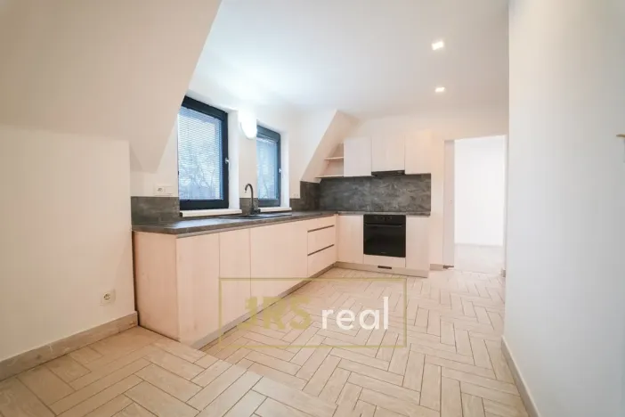 Prodej komerční nemovitosti, Hovorany, 141 m2