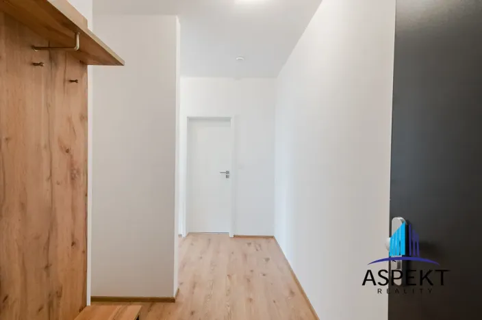 Pronájem bytu 2+kk, Praha, Formanská, 42 m2