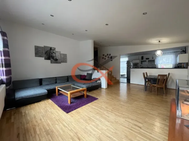 Prodej rodinného domu, Vlčková, 237 m2