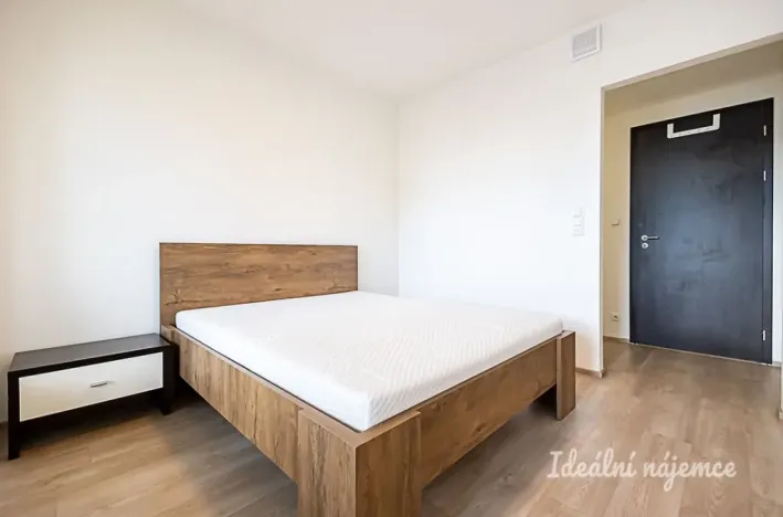 Pronájem bytu 2+kk, Praha, Jankovcova, 55 m2