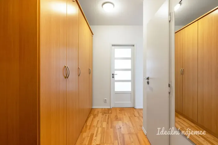 Pronájem bytu 2+kk, Praha - Kobylisy, Šiškova, 46 m2