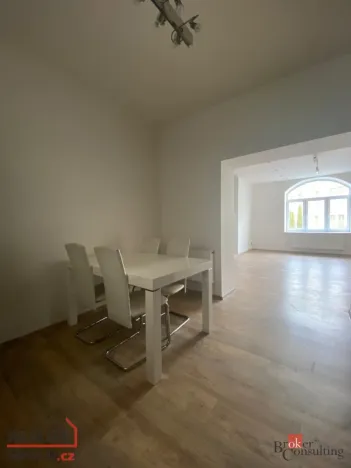 Pronájem bytu 2+1, Opava - Předměstí, Komenského, 69 m2