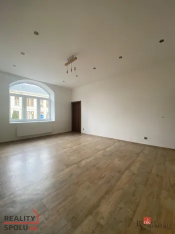 Pronájem bytu 2+1, Opava - Předměstí, Komenského, 69 m2