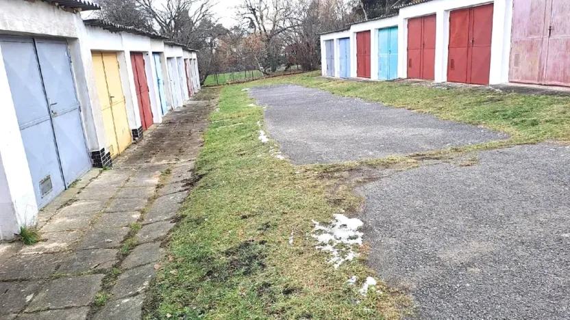 Prodej podílu pozemku pro bydlení, Praha - Dejvice, Pražákovská, 1200 m2