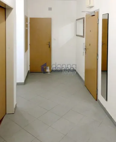 Pronájem bytu 3+kk, Praha, Pod Harfou, 76 m2