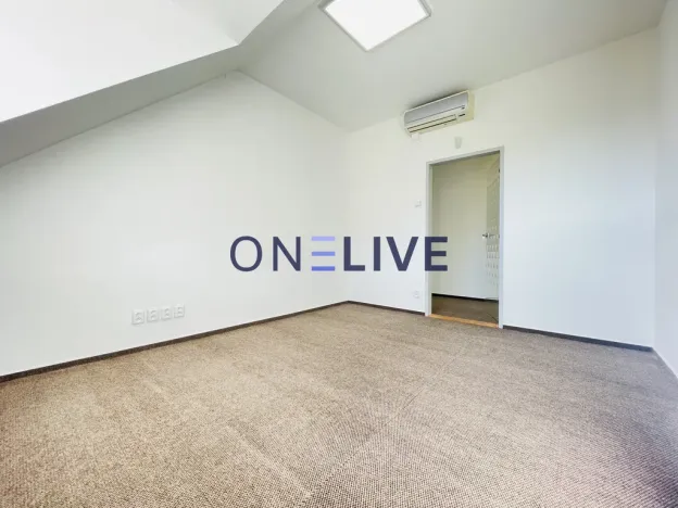 Pronájem kanceláře, Plzeň, náměstí T. G. Masaryka, 365 m2