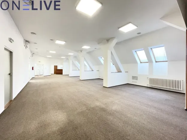 Pronájem kanceláře, Plzeň, náměstí T. G. Masaryka, 365 m2