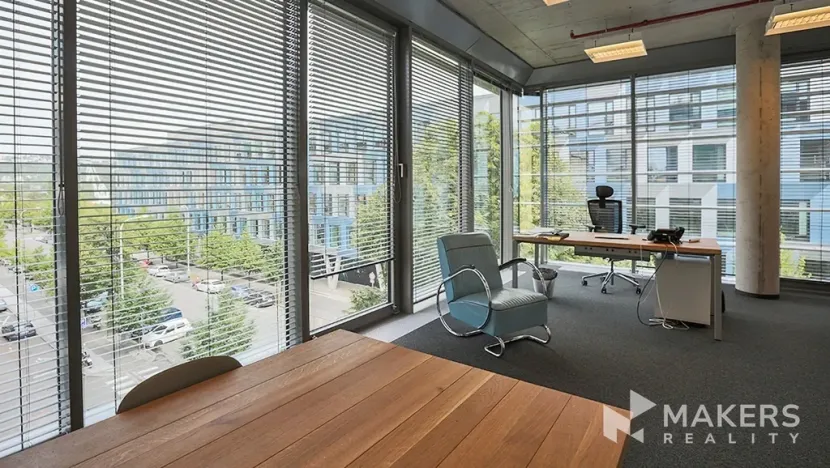 Pronájem kanceláře, Praha - Holešovice, V háji, 330 m2