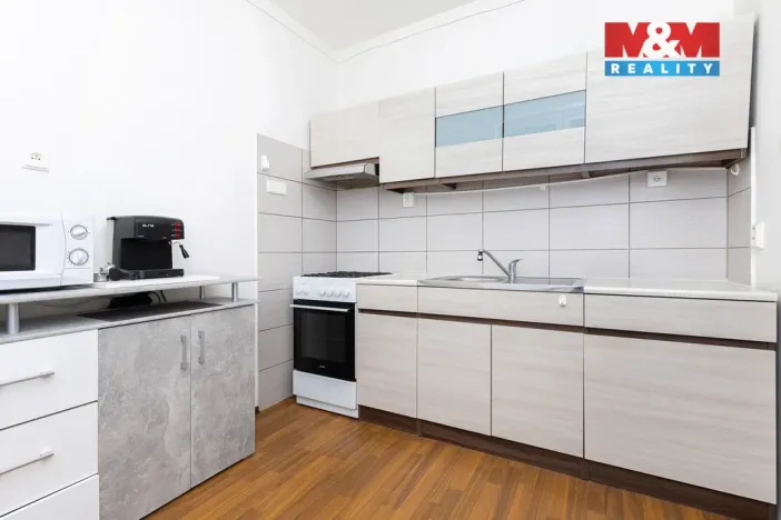 Prodej bytu 3+1, Pardubice - Studánka, Na Drážce, 82 m2