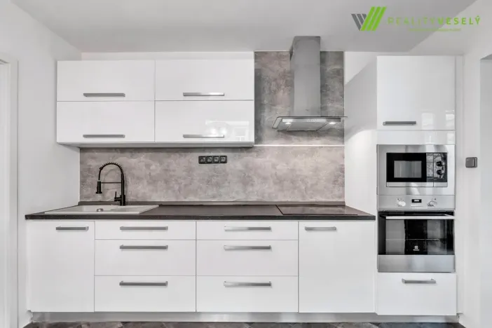 Prodej bytu 3+1, Hodonín, Velkomoravská, 69 m2