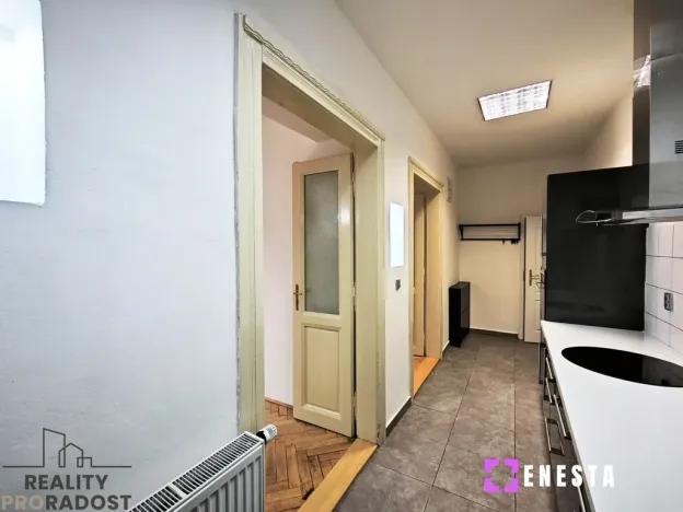 Pronájem bytu 2+1, Praha - Nusle, náměstí Generála Kutlvašra, 54 m2