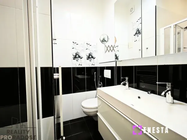 Pronájem bytu 2+1, Praha - Nusle, náměstí Generála Kutlvašra, 54 m2