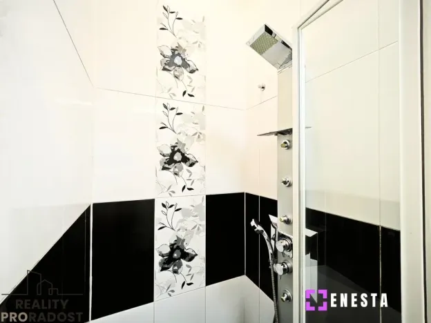 Pronájem bytu 2+1, Praha - Nusle, náměstí Generála Kutlvašra, 54 m2