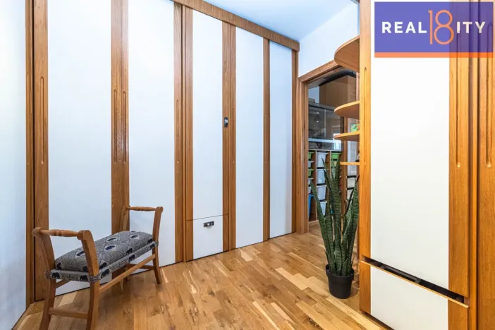 Prodej bytu 3+kk, Praha, Semilská, 105 m2