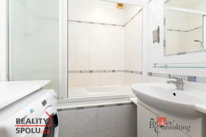 Pronájem bytu 2+kk, Ostrava - Poruba, Slavíkova, 51 m2