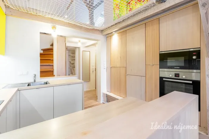 Pronájem bytu 2+1, Praha - Vršovice, 28. pluku, 54 m2