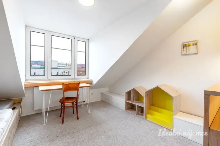 Pronájem bytu 2+1, Praha - Vršovice, 28. pluku, 54 m2